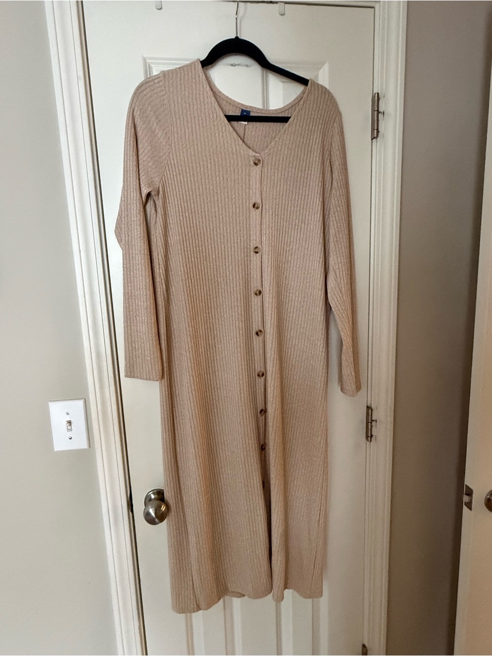 Old Navy Beige Ribbed Button-Front Long Sleeve Maxi Dress